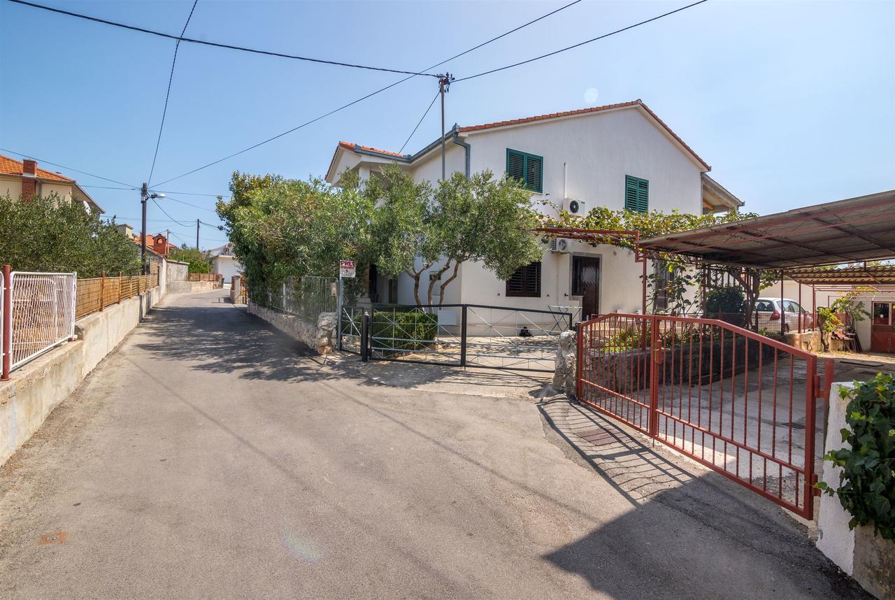 Apartment And Rooms Ruza Trogir Exterior foto